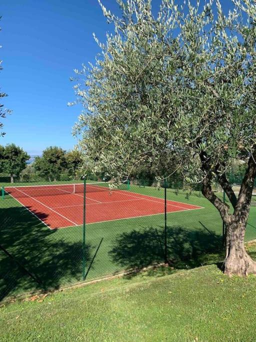 Tennis / Pool / Barbecue Μπαρντολίνο Εξωτερικό φωτογραφία